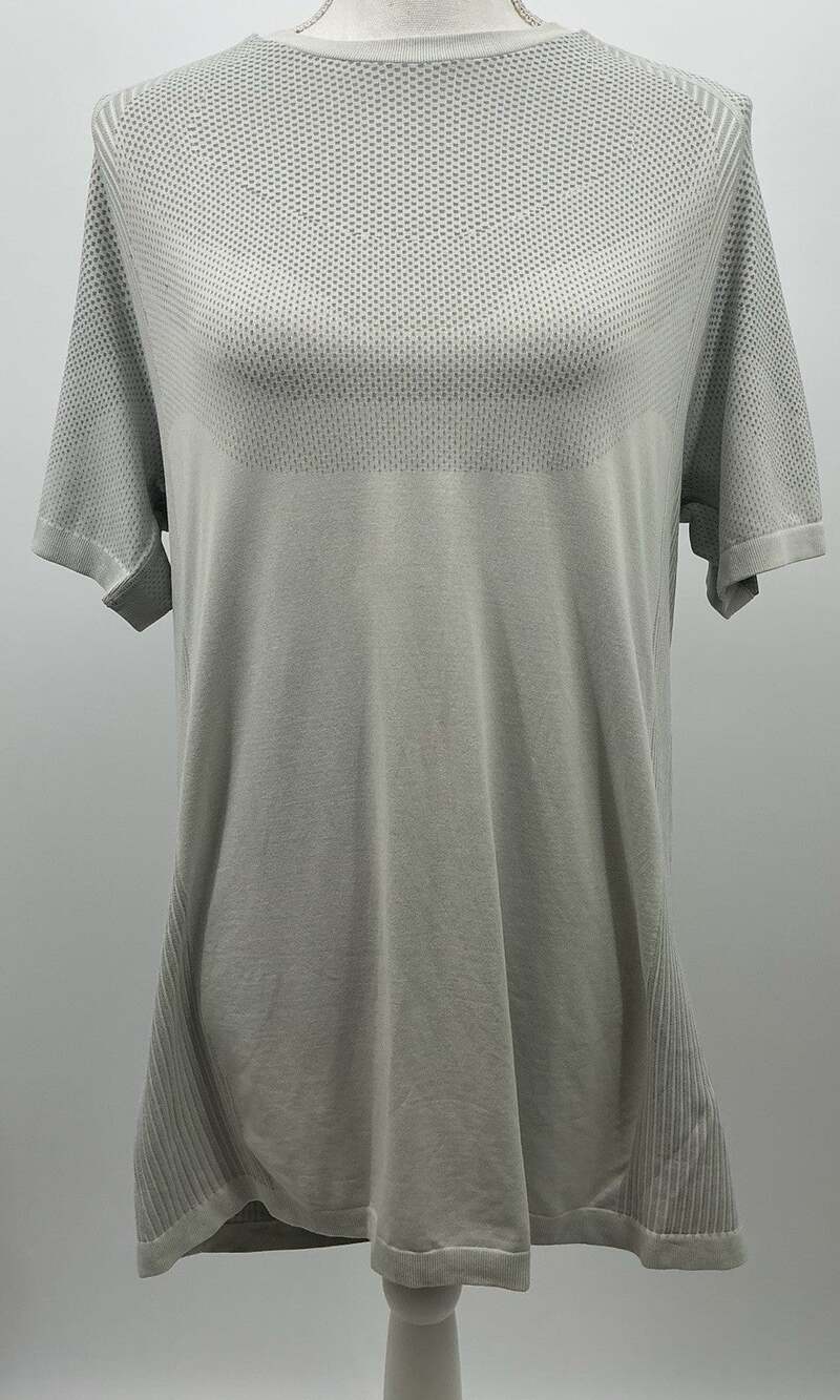 BRADY Brand Tom Brady Mens L Train Engineered Mesh Performance Tee Gray NWT